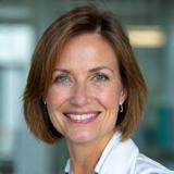 Porträt von Dr. Sarah Schmidt, Anti-Aging-Spezialistin