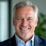 Professionelles Porträt von Dr. med. Elias Schmidt